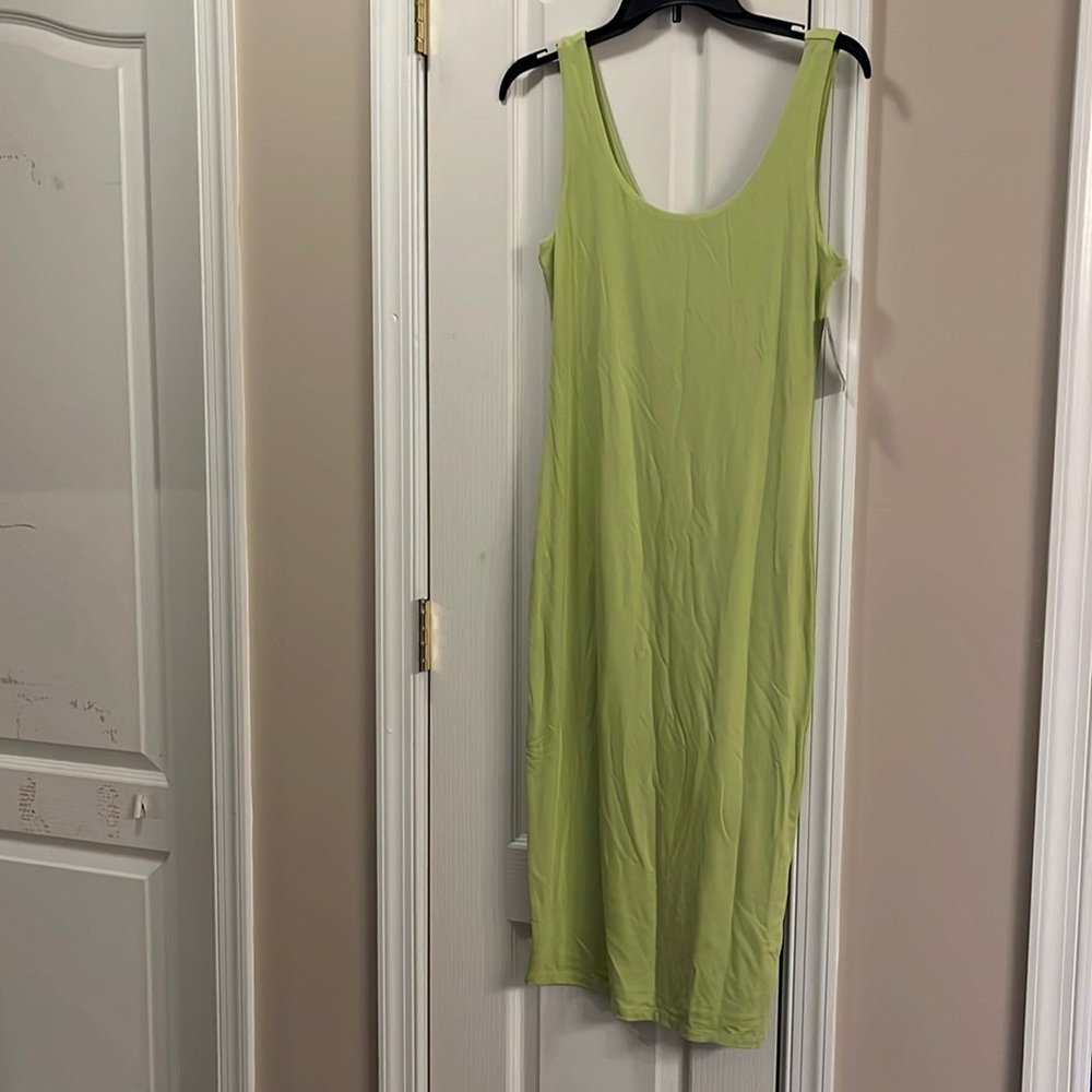 NWT BAR 111/ body con tank dress. Spring lime. Size small.